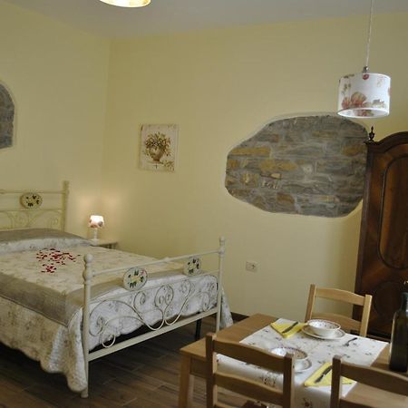 Apartment Pod Kostanji Osp Buitenkant foto