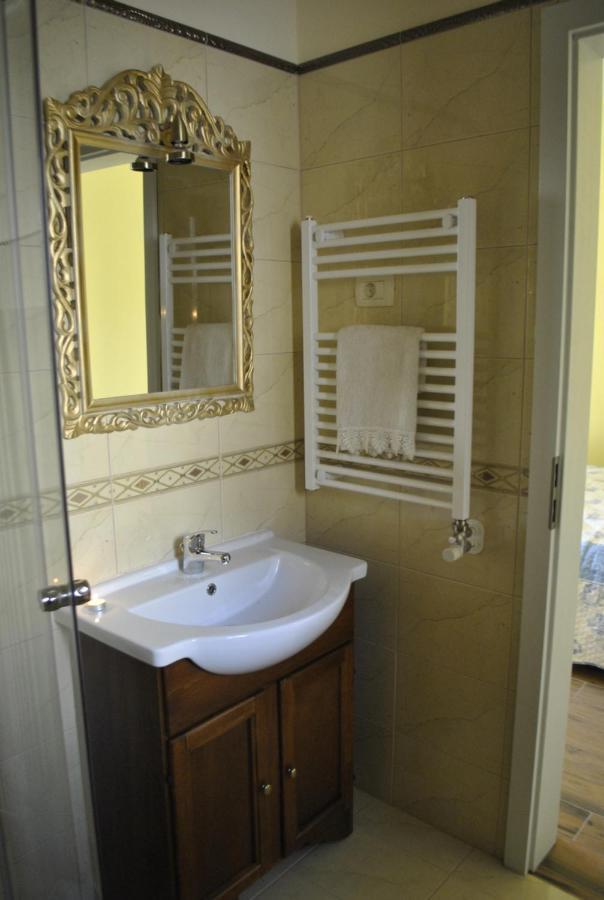 Apartment Pod Kostanji Osp Buitenkant foto