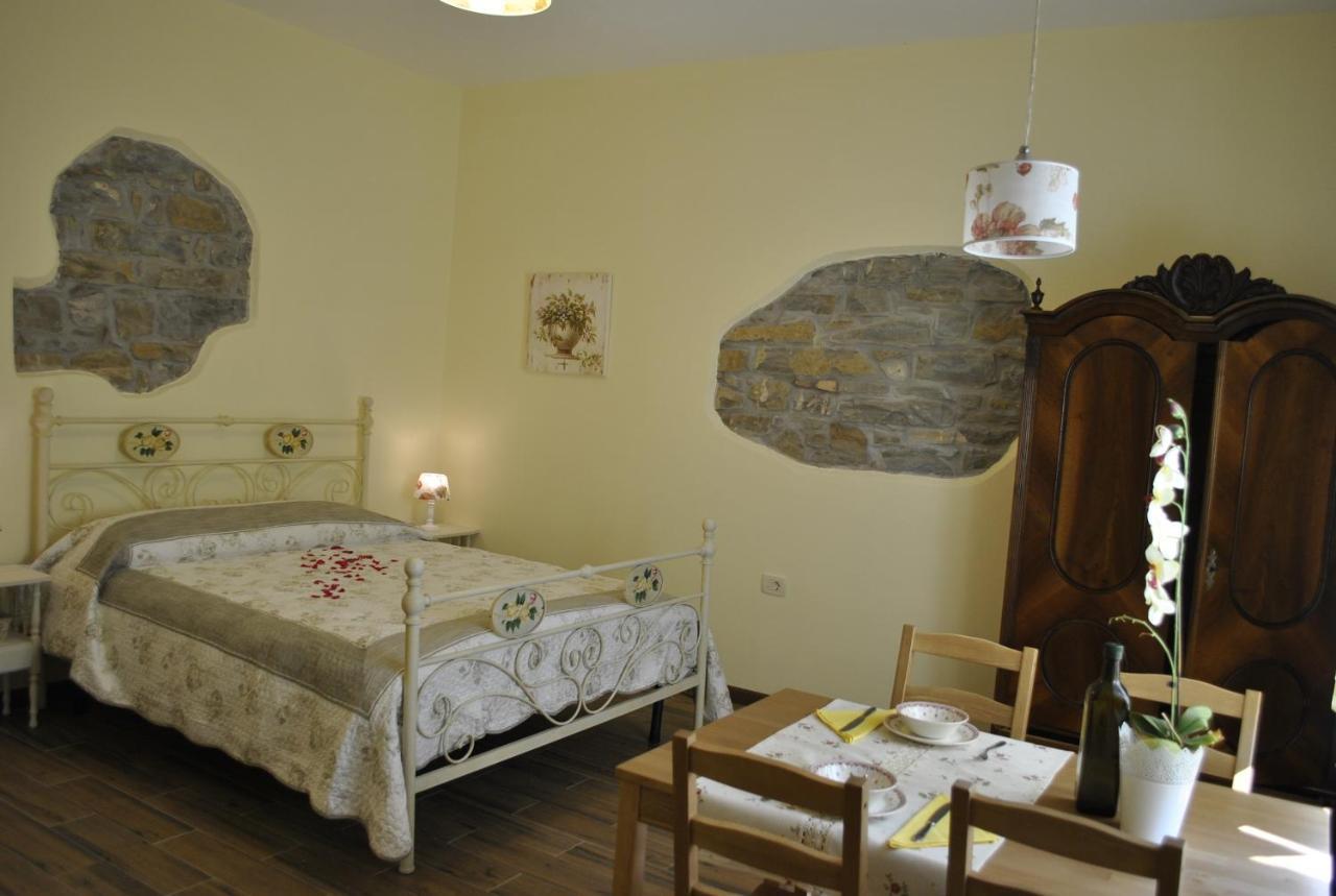 Apartment Pod Kostanji Osp Buitenkant foto