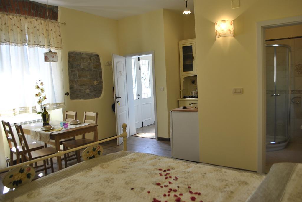 Apartment Pod Kostanji Osp Buitenkant foto